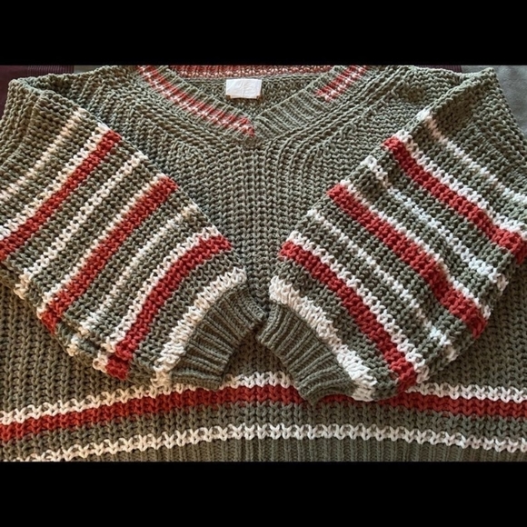 POL oversized Chenille Knit Olive Sweater - Picture 2 of 3